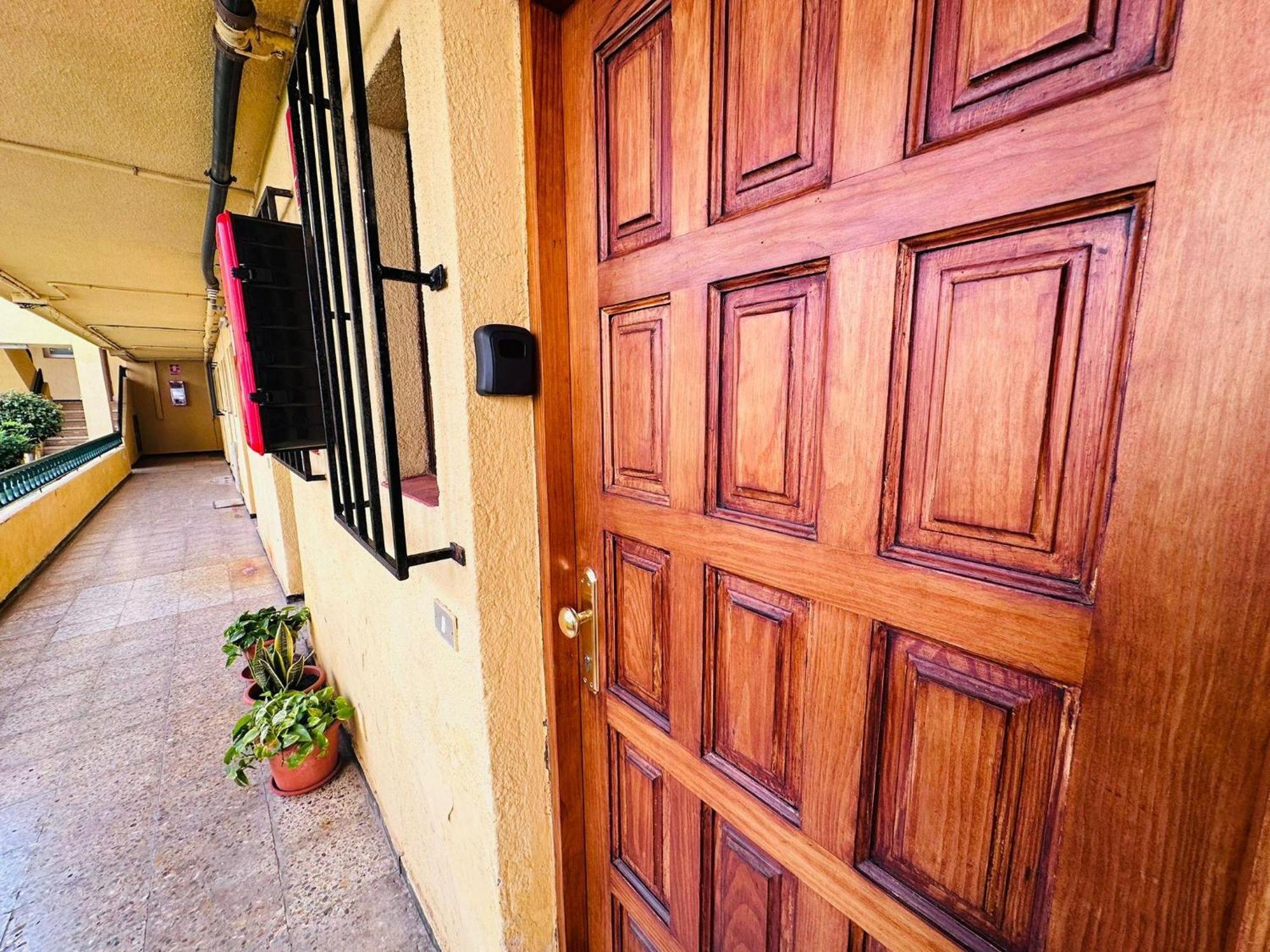 Cozy 2-Bed & Sofa-Bed Studio In Los Cristianos Esterno foto