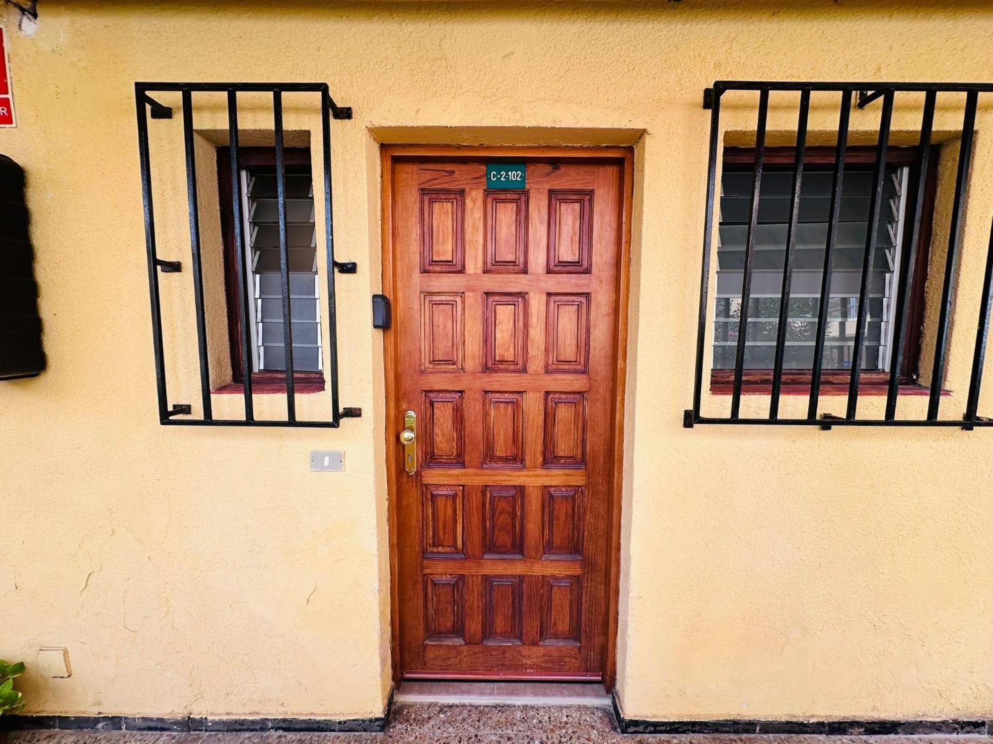 Cozy 2-Bed & Sofa-Bed Studio In Los Cristianos Esterno foto