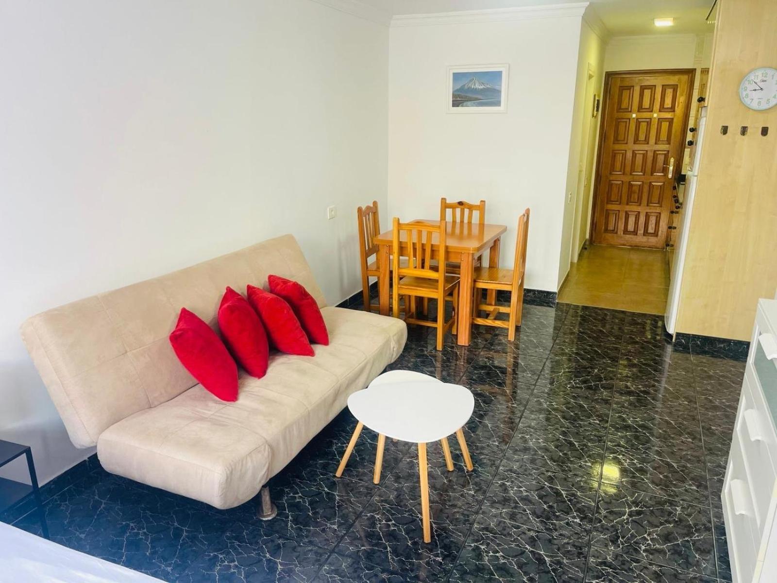 Cozy 2-Bed & Sofa-Bed Studio In Los Cristianos Esterno foto